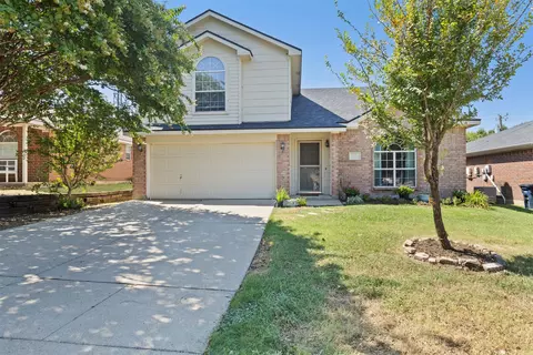 10325 Dallam Ln, Fort Worth, TX 76108