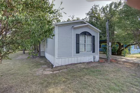 2307 NE 2nd St, Mineral Wells, TX 76067