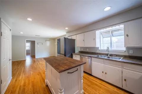 11030 Paddock Cir, Dallas, TX 75238