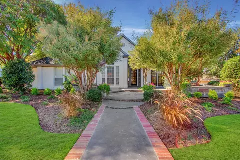 205 Oakmont Dr, Trophy Club, TX 76262