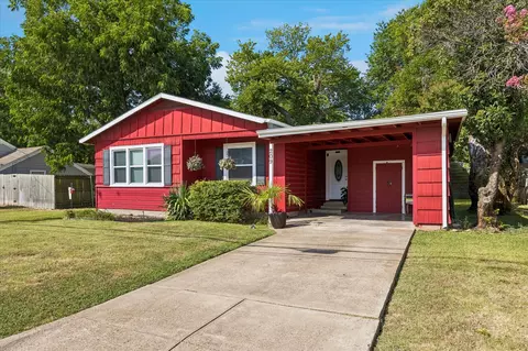 209 Kirksey St, Waxahachie, TX 75165