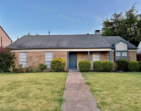 618 Pyramid Dr, Garland, TX 75040