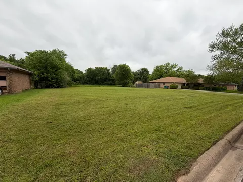 712 E Olive St #718, Sherman, TX 75090