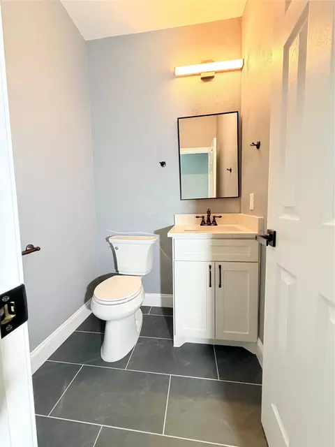 Bath - 302 E Travis St, Leonard, TX 75452 photo 1 of 8