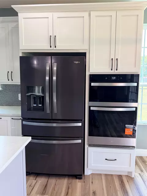 Kitchen - 302 E Travis St, Leonard, TX 75452 photo 3 of 4