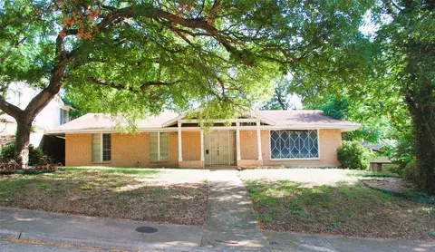 3530 Kiestcrest Dr, Dallas, TX 75233