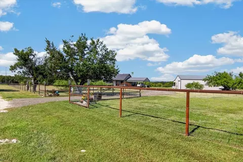 910 Star Ln, Gatesville, TX 76528