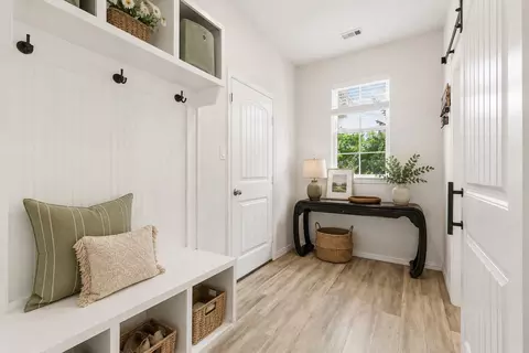 Entry Way - 8382 Abner Rd, Terrell, TX 75161 photo 2 of 3