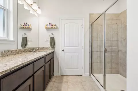 Bath - 8382 Abner Rd, Terrell, TX 75161 photo 1 of 2