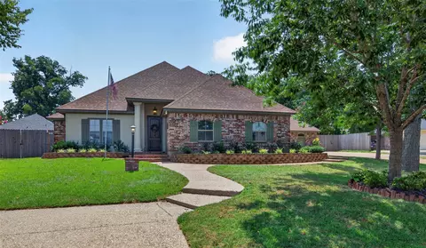 2104 Ashley Wilkes Dr, Bossier City, LA 71112