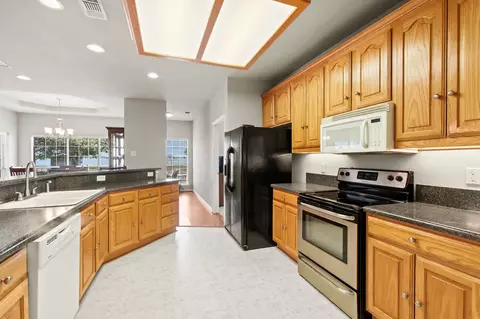 Kitchen - 1237 Beachview, Seven Points, TX 75143 photo 2 of 3