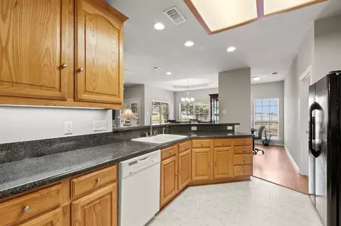 Kitchen - 1237 Beachview, Seven Points, TX 75143 photo 3 of 3