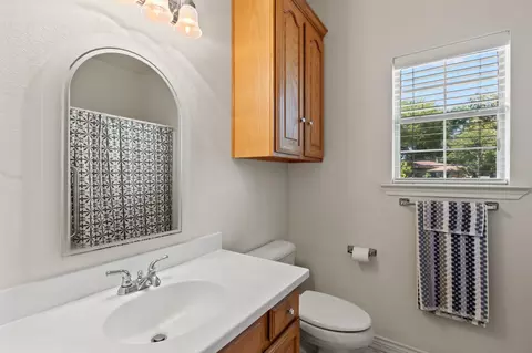 Bath - 1237 Beachview, Seven Points, TX 75143 photo 1 of 5