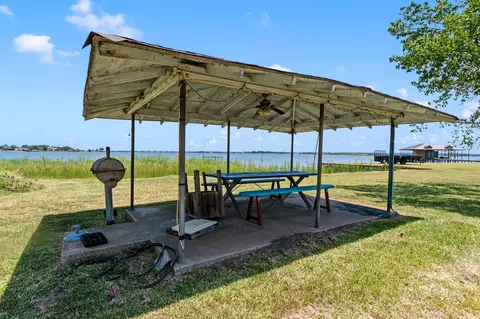 Exterior - 1237 Beachview, Seven Points, TX 75143 photo 4 of 4