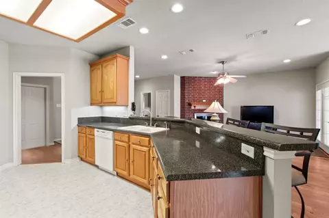 Kitchen - 1237 Beachview, Seven Points, TX 75143 photo 1 of 3