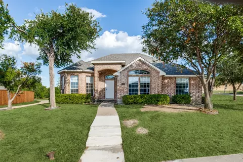 4500 Saddlebrook Dr, Carrollton, TX 75010