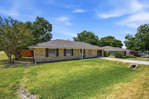Exterior - 108 E 5th St, Prosper, TX 75078 photo 3 of 8