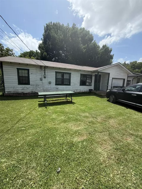 4145 Daniel Ln, Lancaster, TX 75134
