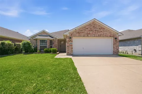 8404 Bowspirit Ln, Hurst, TX 76053