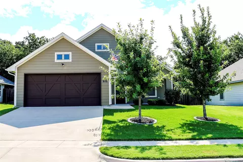 213 Clover Cir, Weatherford, TX 76086