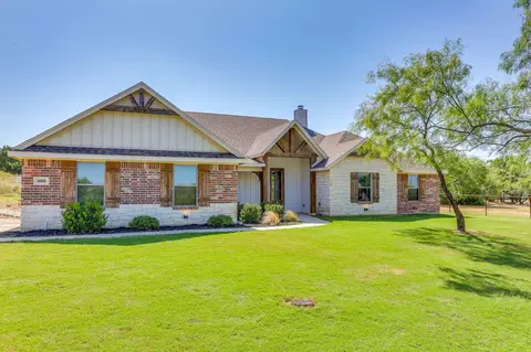 1000 Churchill Ln, Millsap, TX 76066