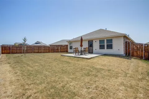 425 Sweet Shade Ln, Princeton, TX 75407