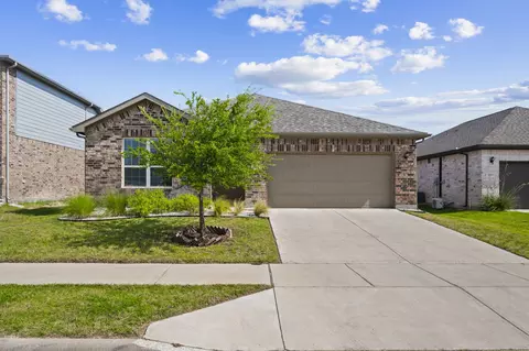 10628 High Ridge Ln, Fort Worth, TX 76108