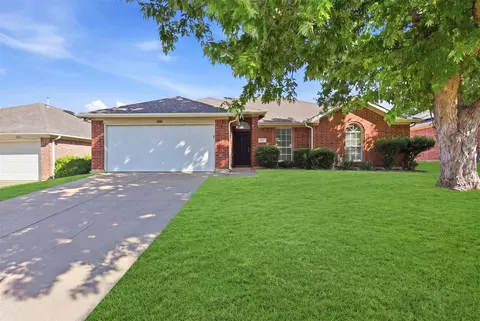 625 Jamie Ln, Mansfield, TX 76063
