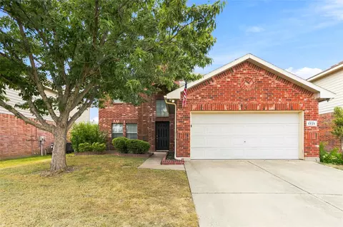 5825 Show Master Ln, Fort Worth, TX 76179