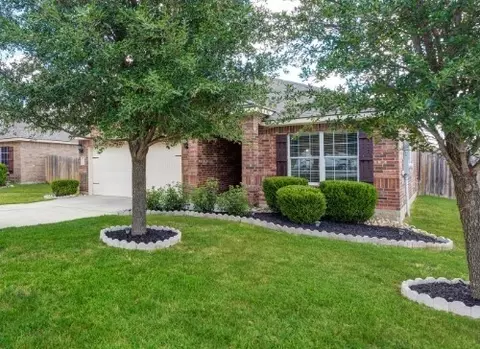 121 Dodge City Ct, Newark, TX 76071