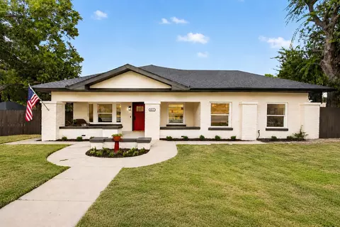 411 S Bowie Dr, Weatherford, TX 76086