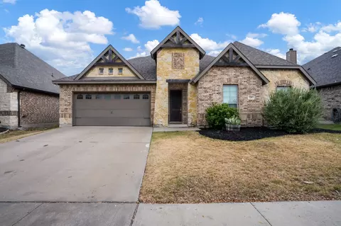329 Strait Ln, Waxahachie, TX 75165