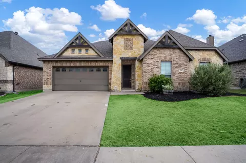 329 Strait Ln, Waxahachie, TX 75165