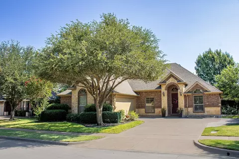 8407 Pecan Creek Dr, Arlington, TX 76001