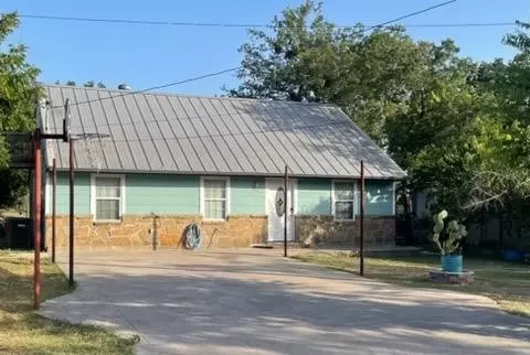 606 E Clifton St, Stephenville, TX 76401