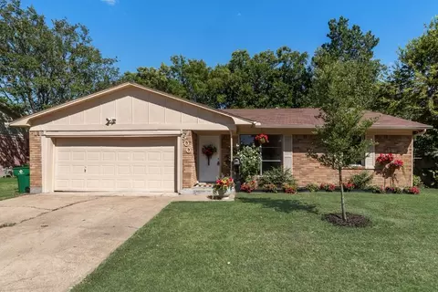 500 Kirven Ave, Waxahachie, TX 75165