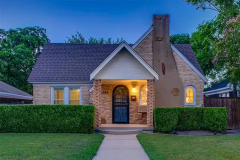 2745 Ivandell Ave, Dallas, TX 75211