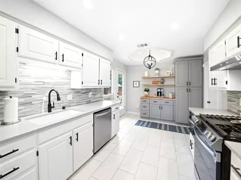 2136 Goldfinch Dr, Lewisville, TX 75077