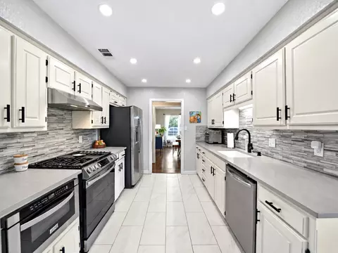 2136 Goldfinch Dr, Lewisville, TX 75077