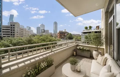 2323 N Houston St #310, Dallas, TX 75219