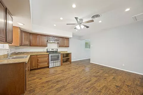 Kitchen - 1600 W Hull St, Denison, TX 75020 photo 2 of 2