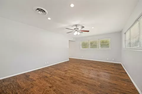 Living - 1600 W Hull St, Denison, TX 75020 photo 2 of 3