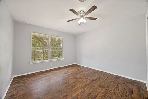 Bedroom - 1600 W Hull St, Denison, TX 75020 photo 4 of 6