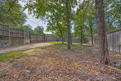 Exterior - 1600 W Hull St, Denison, TX 75020 photo 4 of 7