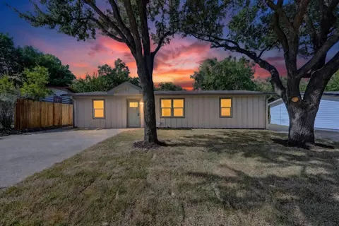 4613 Forbes St, Fort Worth, TX 76105