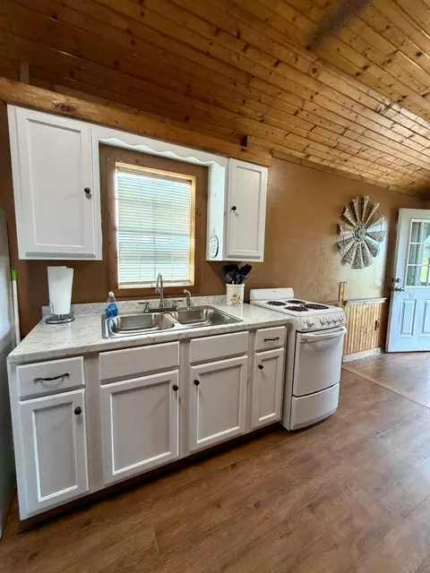151 Campbell Rd, Converse, LA 71419 photo 8