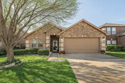 2300 Horseback Trl, Fort Worth, TX 76177