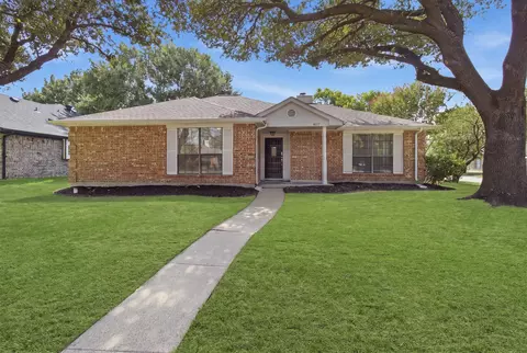 4017 Knights Bridge Dr, Rowlett, TX 75088