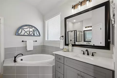 Bath - 1919 Huron Dr, Forney, TX 75126 photo 1 of 4