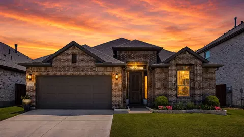 1919 Huron Dr, Forney, TX 75126